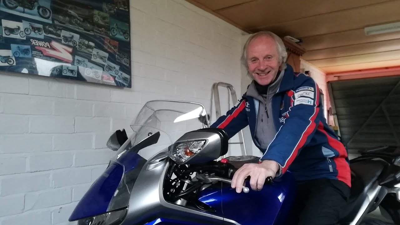 Honda VFR 1200, Compromises Chat.