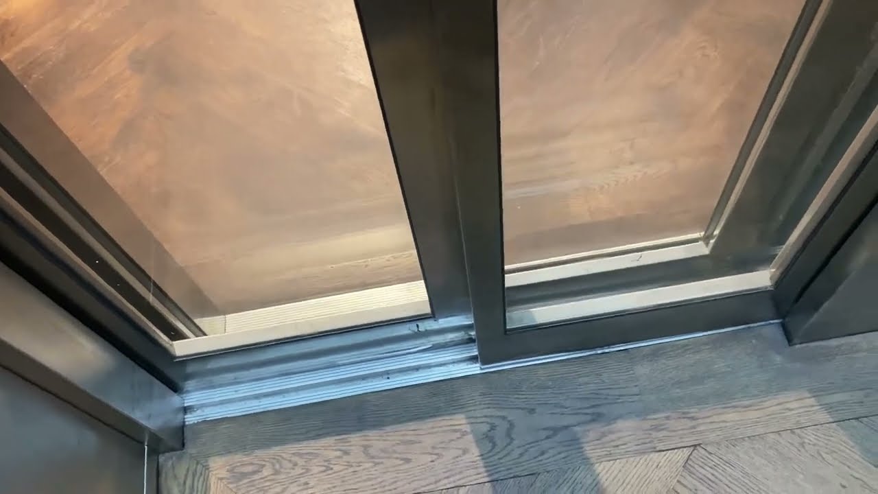 MP Scenic Lift- H&M Home, Kalverstraat, Amsterdam