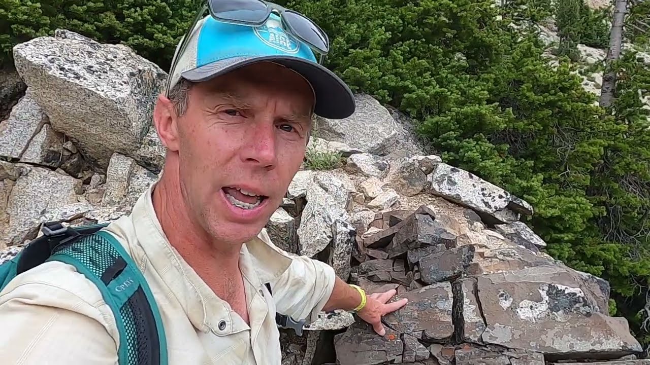 Amazing Eocene dike slicing granite in the rugged and scenic Sawtooth Mountains of Idaho