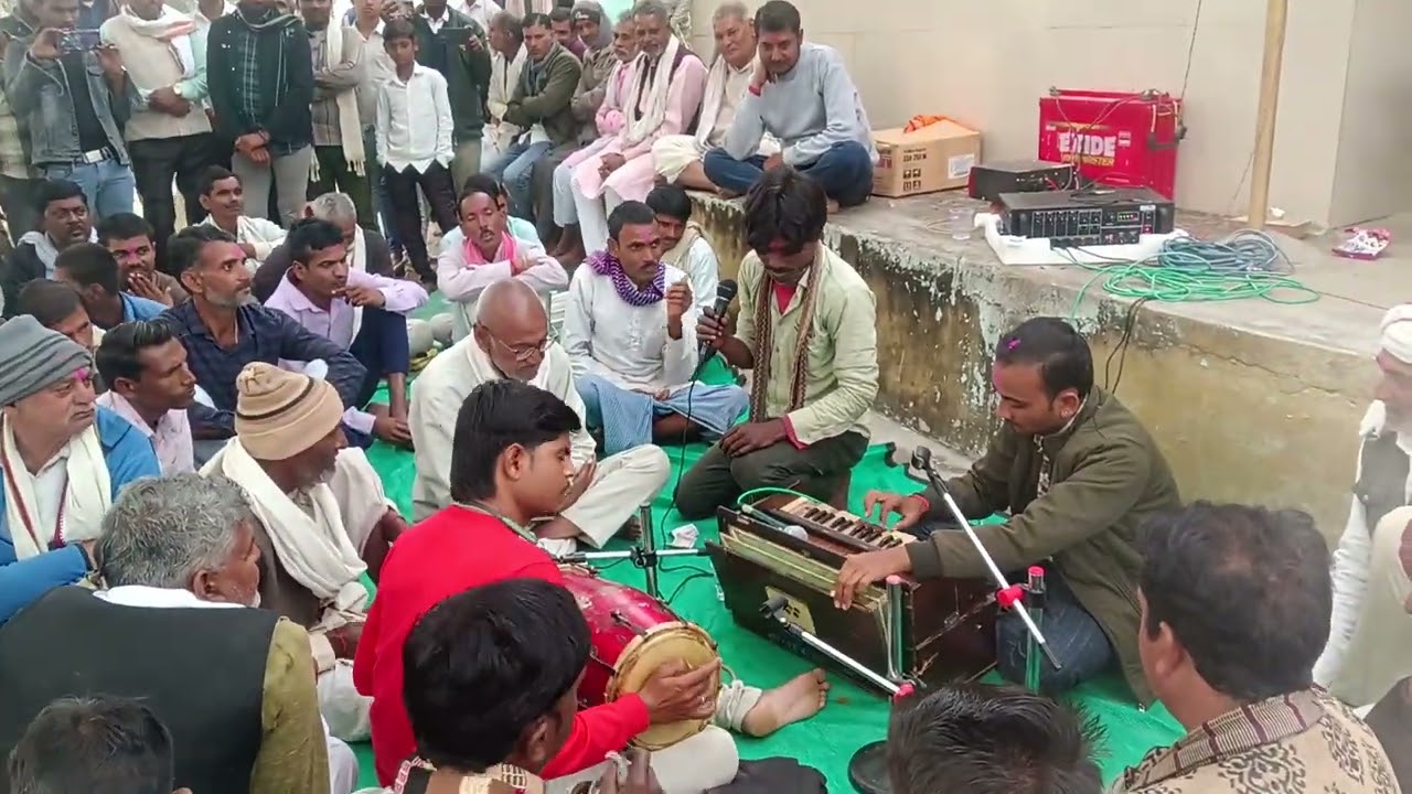 गायक सुरेन्द्र सिंह विश्वकर्मा गीत हैं कहां लौं करों बढ़ाई रे बढ़िया होत पढ़ाई रे धनिराम भइया राकेश।
