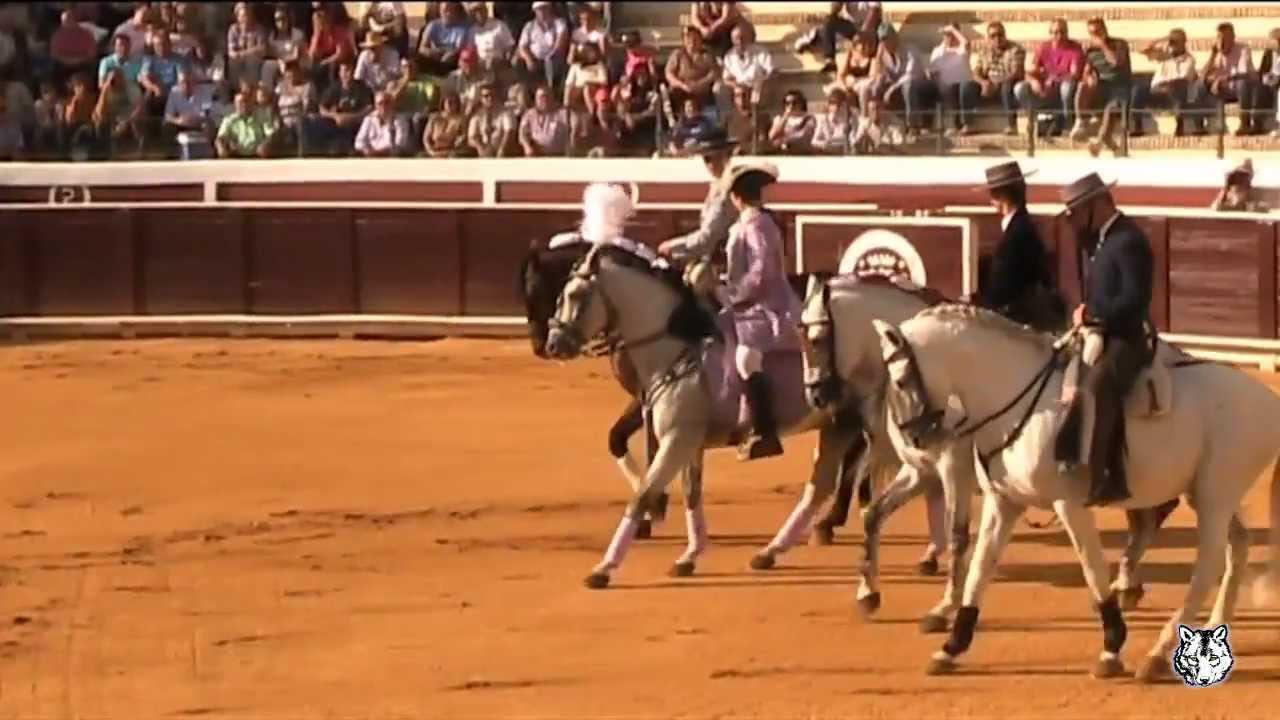 festejo arte del rejoneo en san clemente - joana andrade - noelia mota - lea vicens - oscar mota.mp4