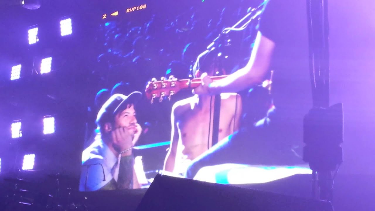 Panic! and Twenty One Pilots prank Fall Out Boy - 