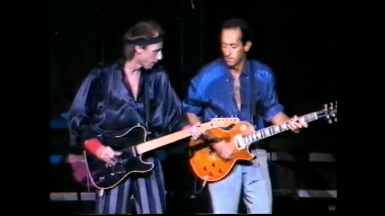 Two young lovers — Dire Straits 1986 Sydney LIVE pro-shot