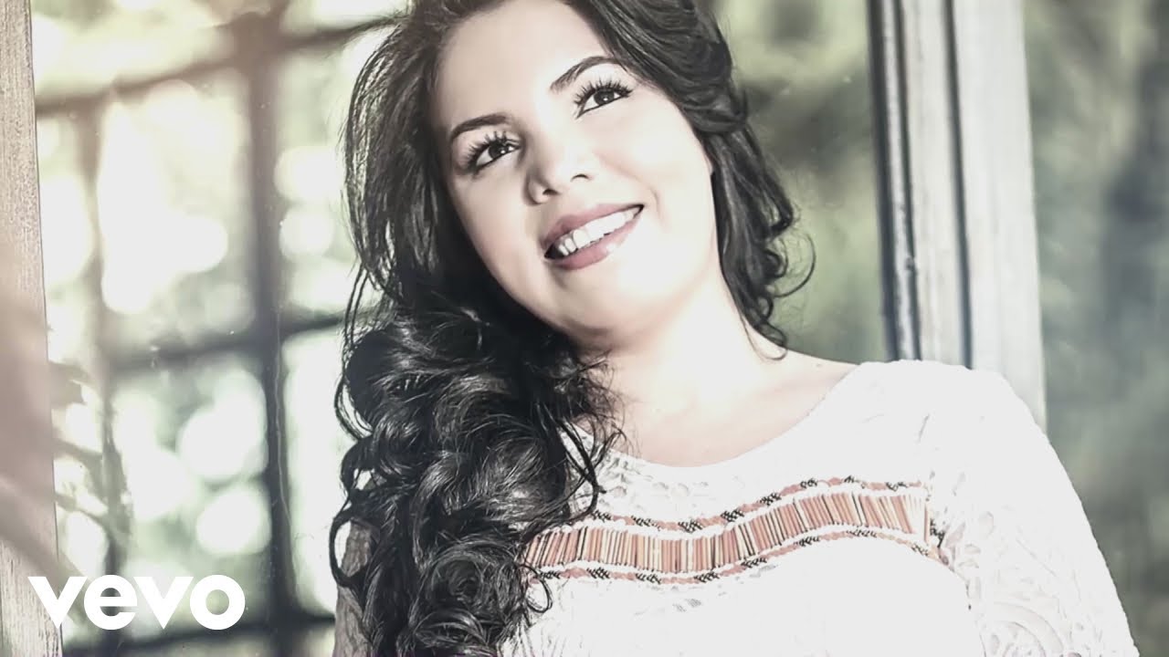 Antonia Gomes - A Igreja de Joelhos (Lyric Video)