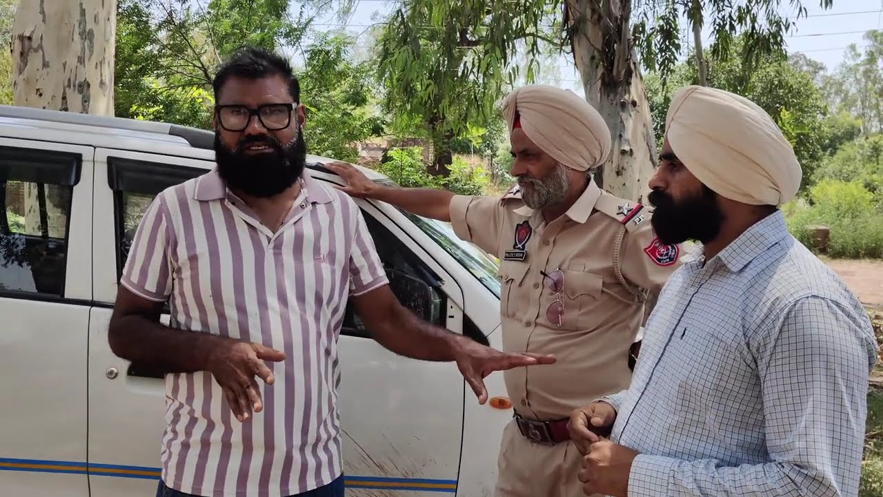 Nehar Kinare Ek Lawaris Car Pani Mai Kudne Ka Sak