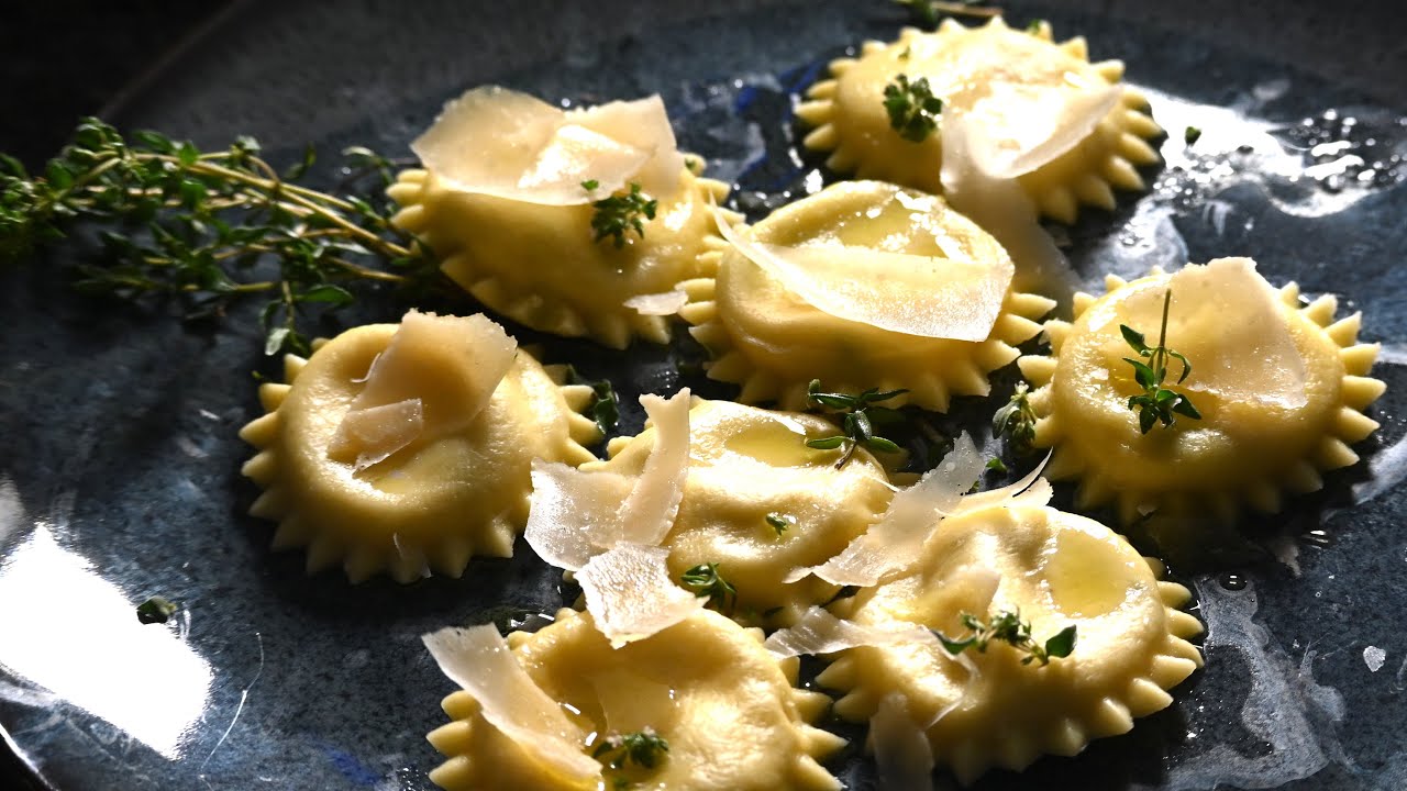 Selbstgemachte Ravioli mit Ziegenkäse-Thymian-Füllung: ein schönes Sommer-Rezept