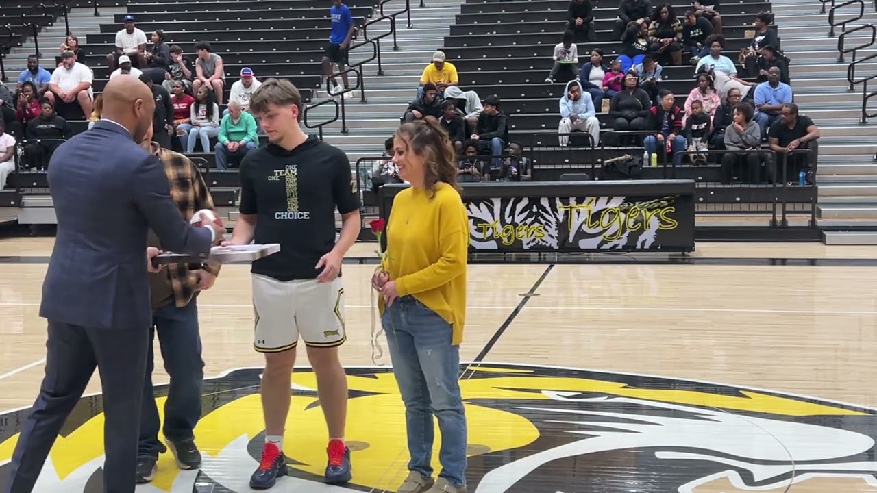 Mount Pleasant Scholarship Presentation and Tigers Basketball Senior Night 2026