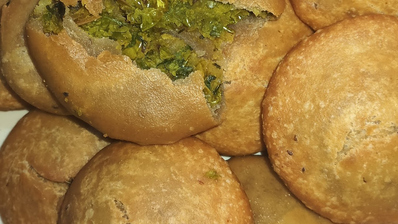 Hara matar ka kachori sardiyon mein crispy tasty Garma Garam Is Tarah banaen