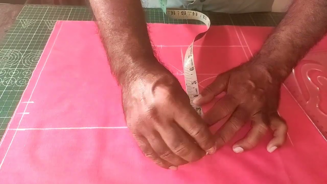நாம் ஏன் Center Gap உள்ள blouse போடணும் எப்படி போடணும் எதற்காக போடணும் 