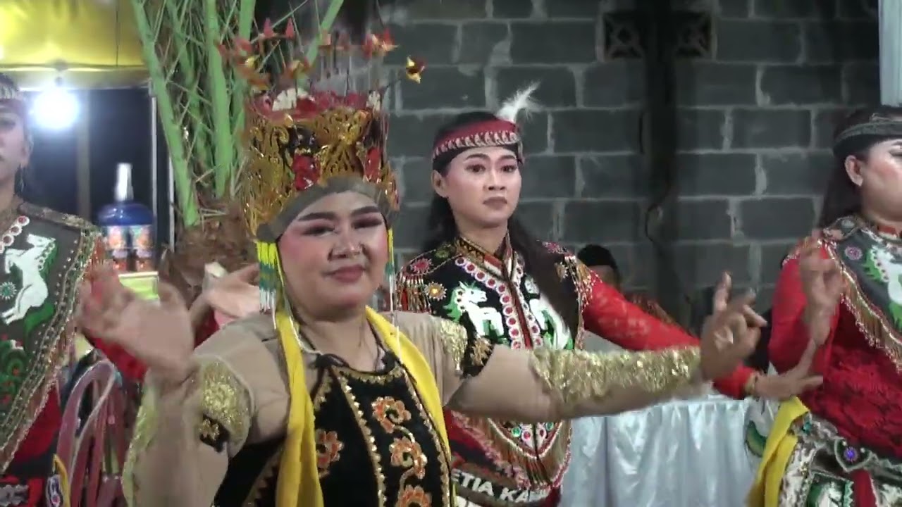 H Sudarta Bengi Reog Bengi 04 Tari Sekar Jatilan