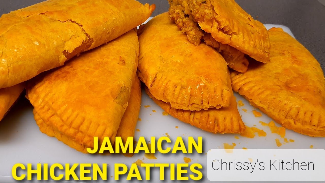HOW TO MAKE  FLAKY JAMAICAN CHICKEN PATTIES 😋😍😍🇯🇲🇯🇲