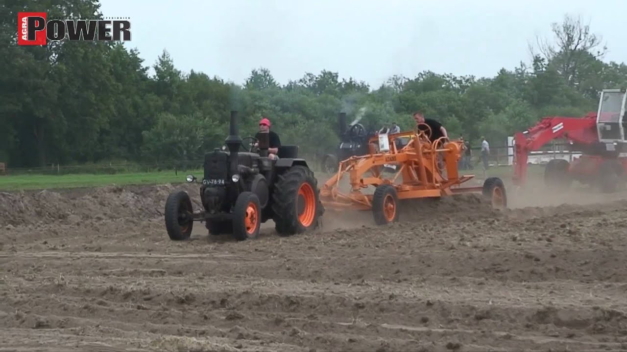 Demonstratie met oldtimers - Historisch Festival Panningen 2010 - Agrio