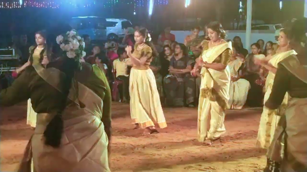 കയ്പമംഗലം ബീച്ച് ദേവമംഗലം ക്ഷേത്ര മഹോത്സവം, പെരിഞ്ഞനം ശ്രീഭദ്ര ടീമിന്റെ കൈകൊട്ടി കളി.