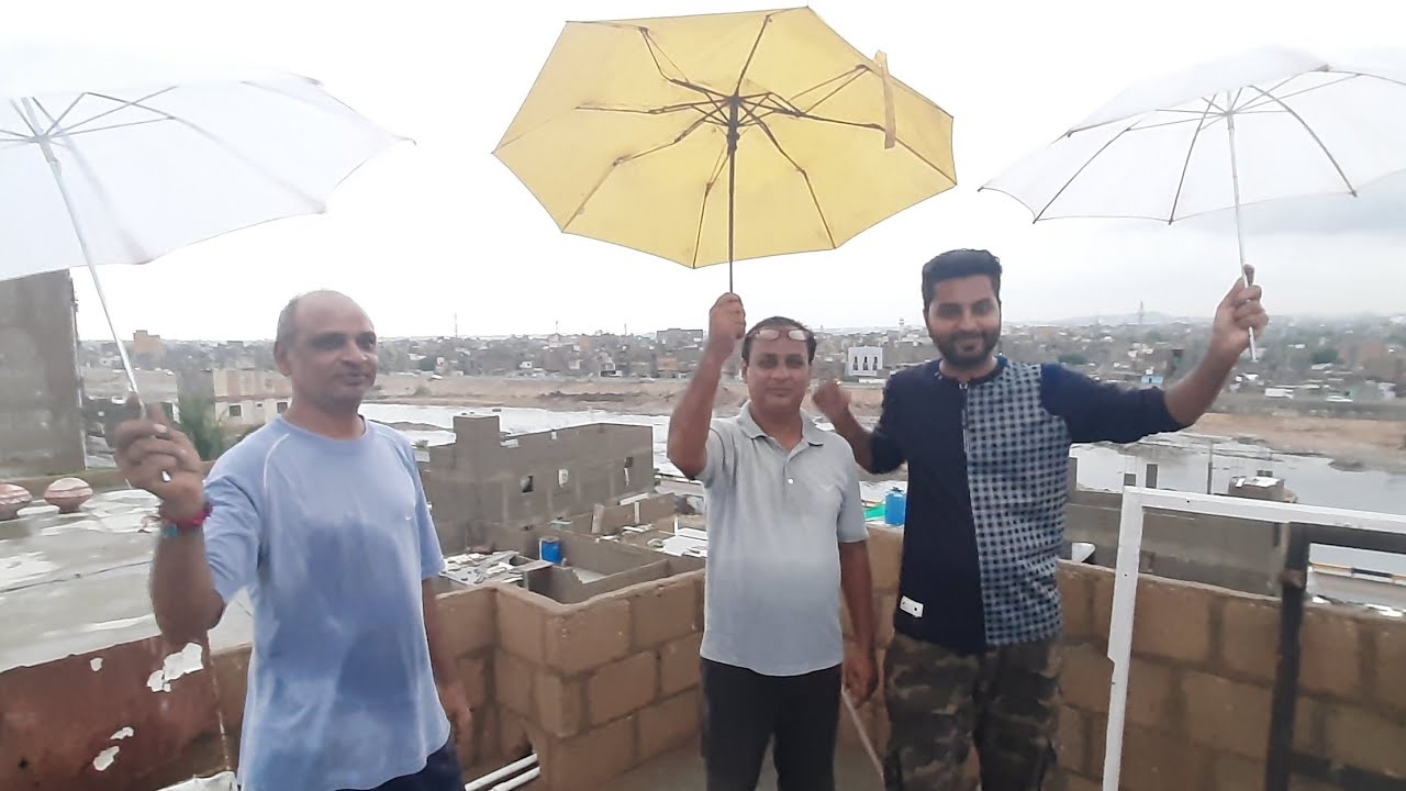 Ate Pakoras and Rajma on the Roof of Vijay Bhai's Building | Karachi Liyari Express View From Top