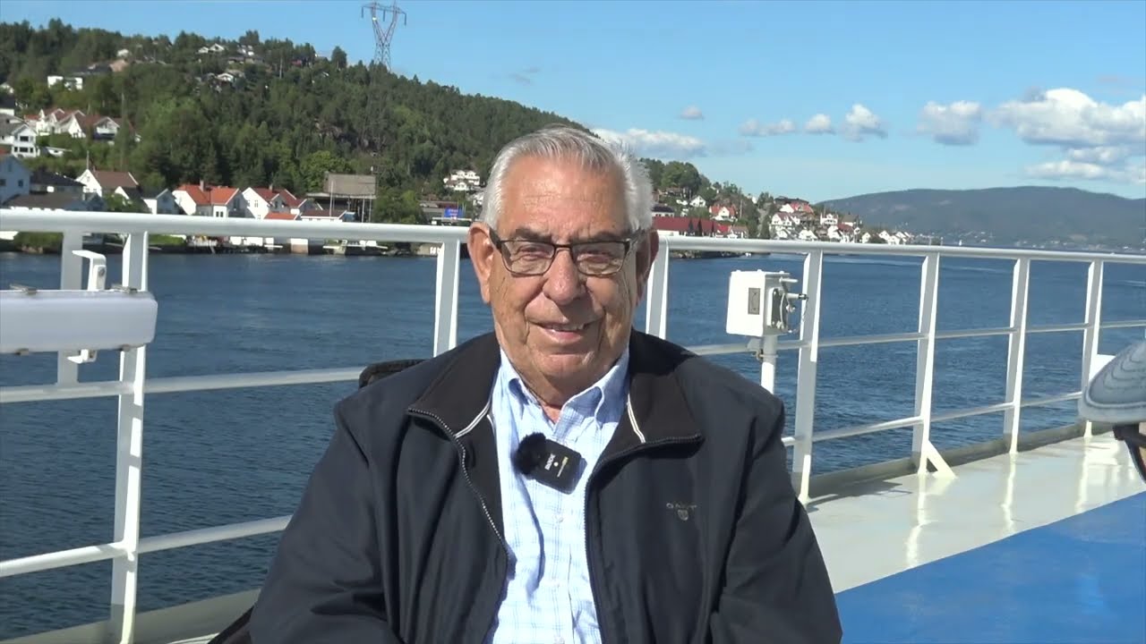 Ferjeskipper`n, Vi møter Alf E. Zahl med 19 år i styrhuset på Svelviksund.