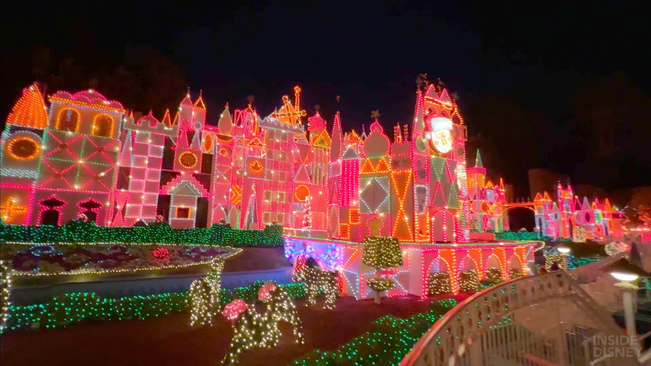 [4K] FULL It's a Small World Holiday 2022 at Disneyland Park! - Christmas at Disneyland
