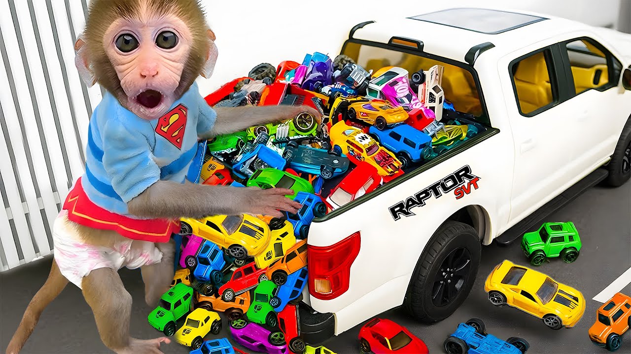 Singe Bon Bon fait des glaces arc en ciel et retrouve par surprise des supercars multicolores