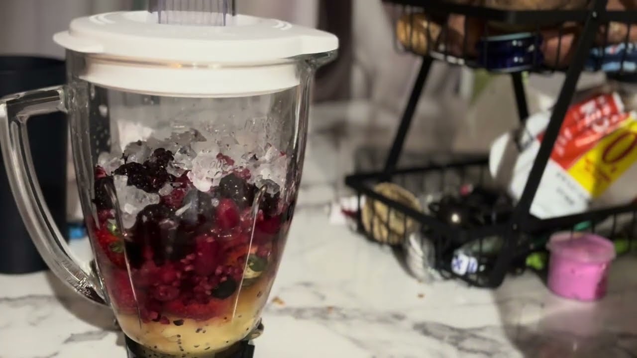 Triple Berry Kiwi Smoothie(Filmed yesterday Saturday December 20(