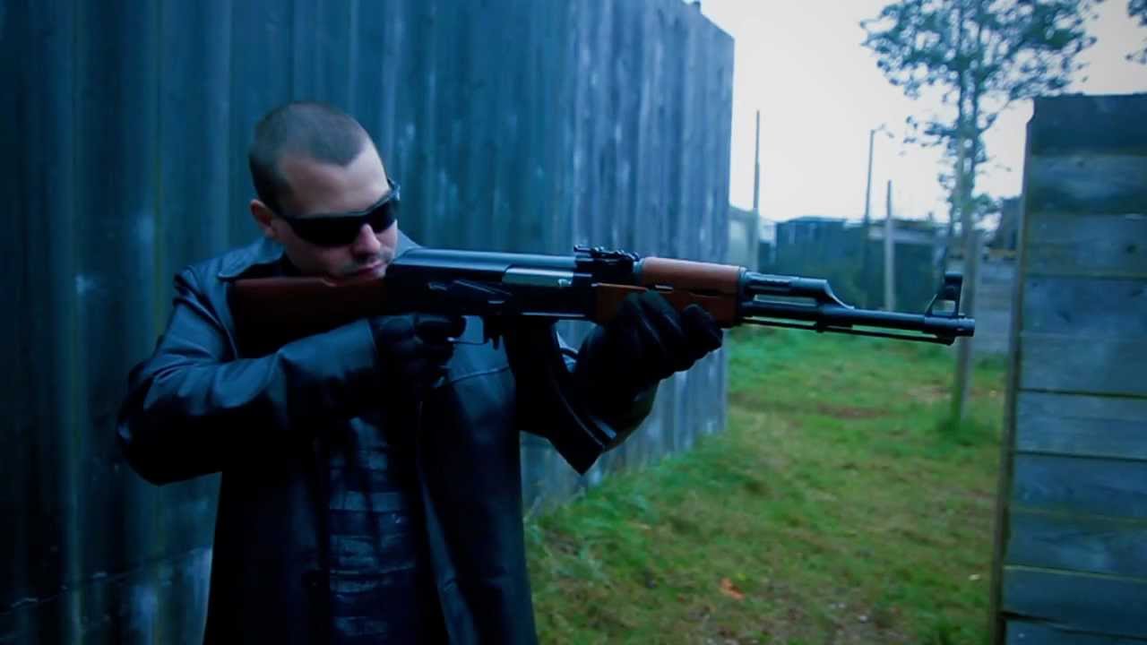 AK47 - El gev&aelig;r - Inkl. Batteri & Lader - Rodes.dk