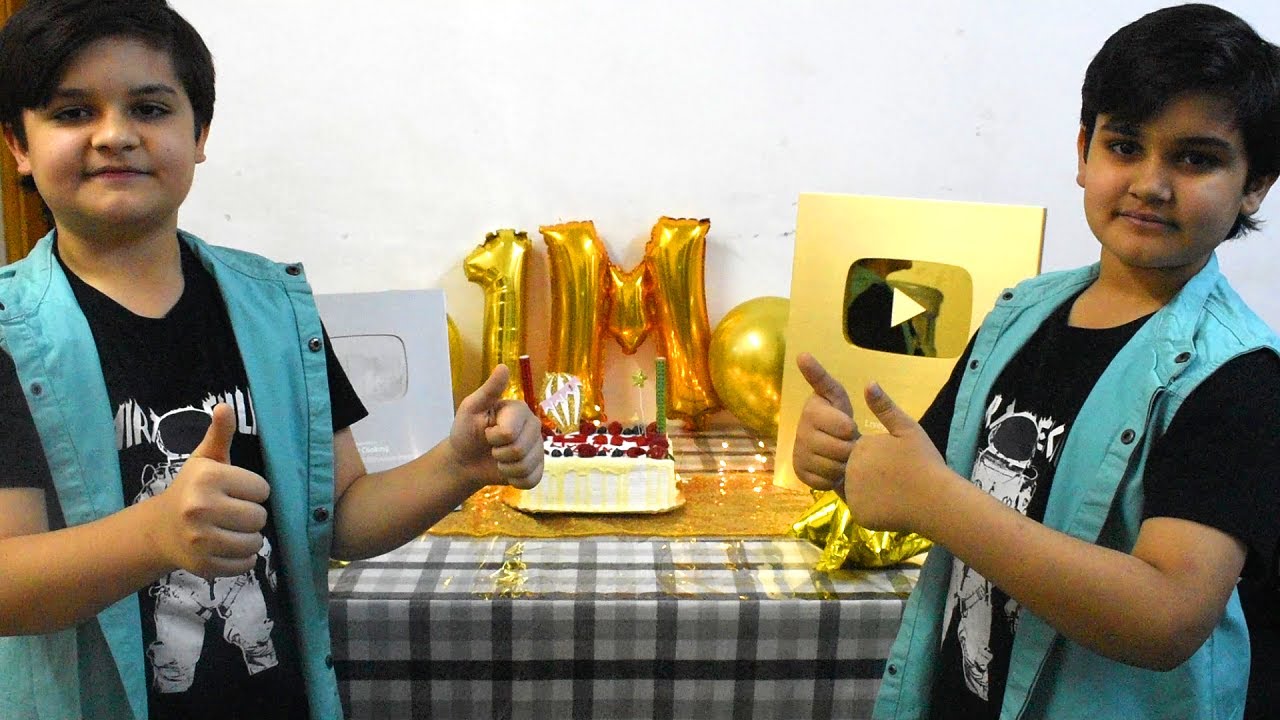 Gold Play Button Celebration Party With My Family- Golden play button for Lively cooking