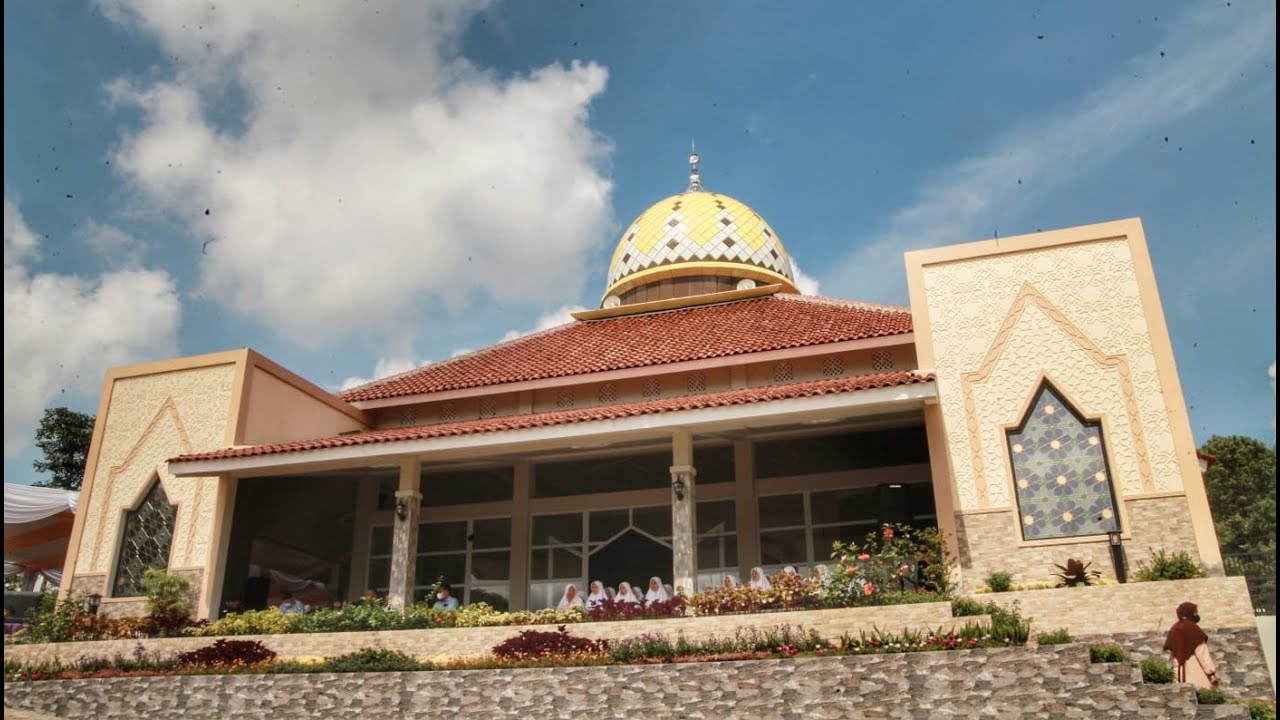 Pimpinan Pondok Modern Gontor Resmikan Masjid Megah di Pondok Modern Darul Falah Cimenteng, Subang