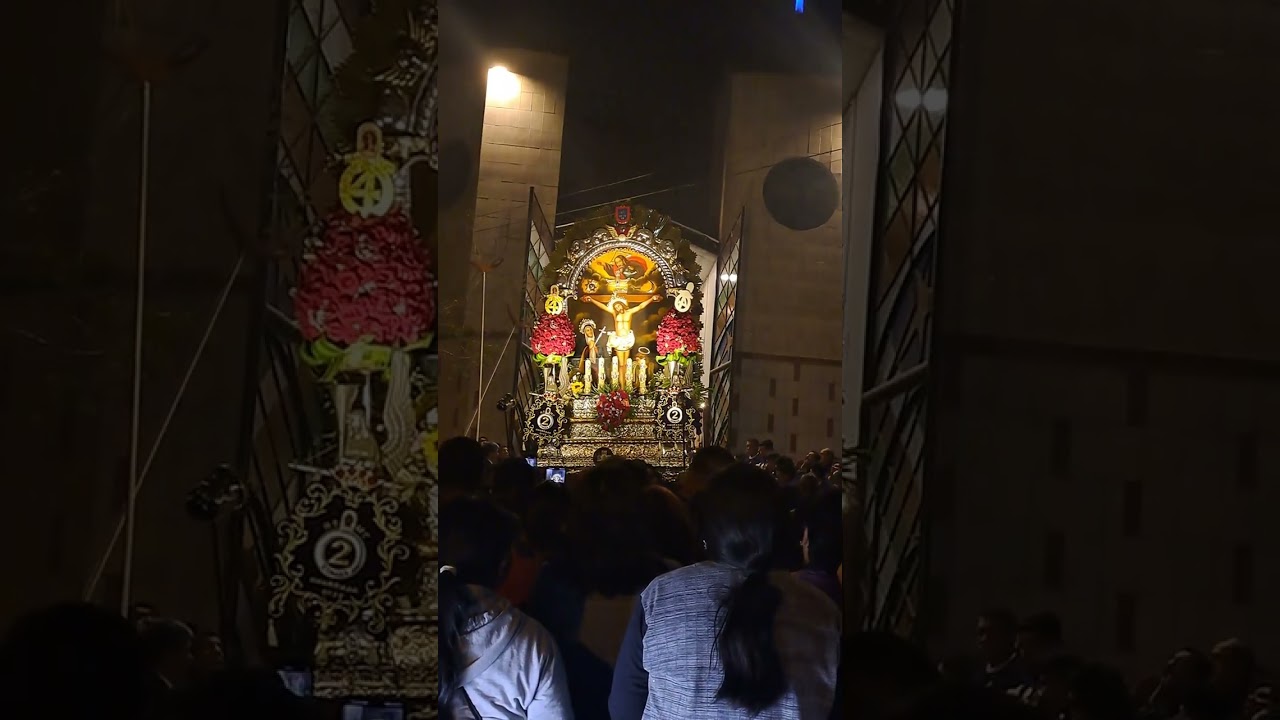 HSMC Km.13 Hermandad del Señor de los Milagros de Comas-Videos 01 11 25 sigue recorrido procesional