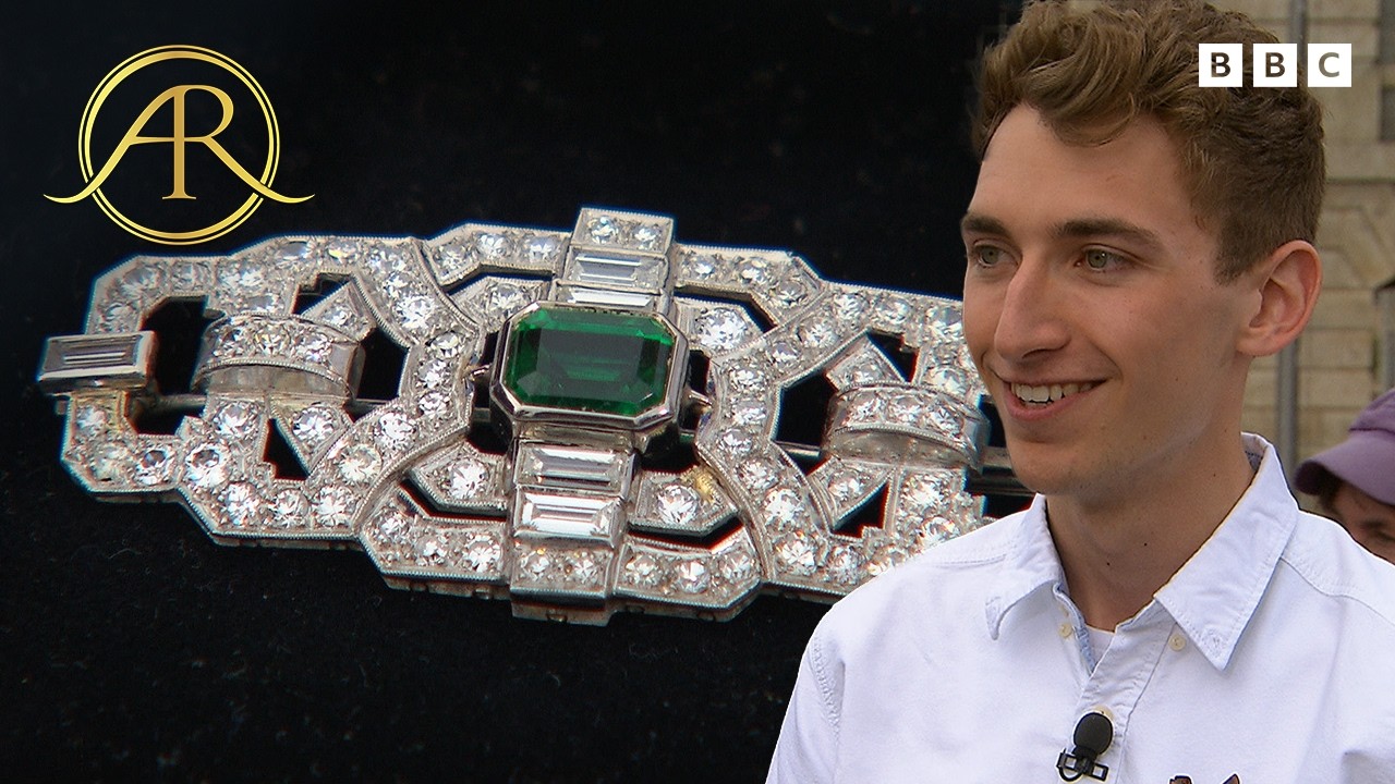 'Vibrant' 90-Year-Old Art Deco Emerald & Diamond Brooch Worth Thousands | BBC Antiques Roadshow UK