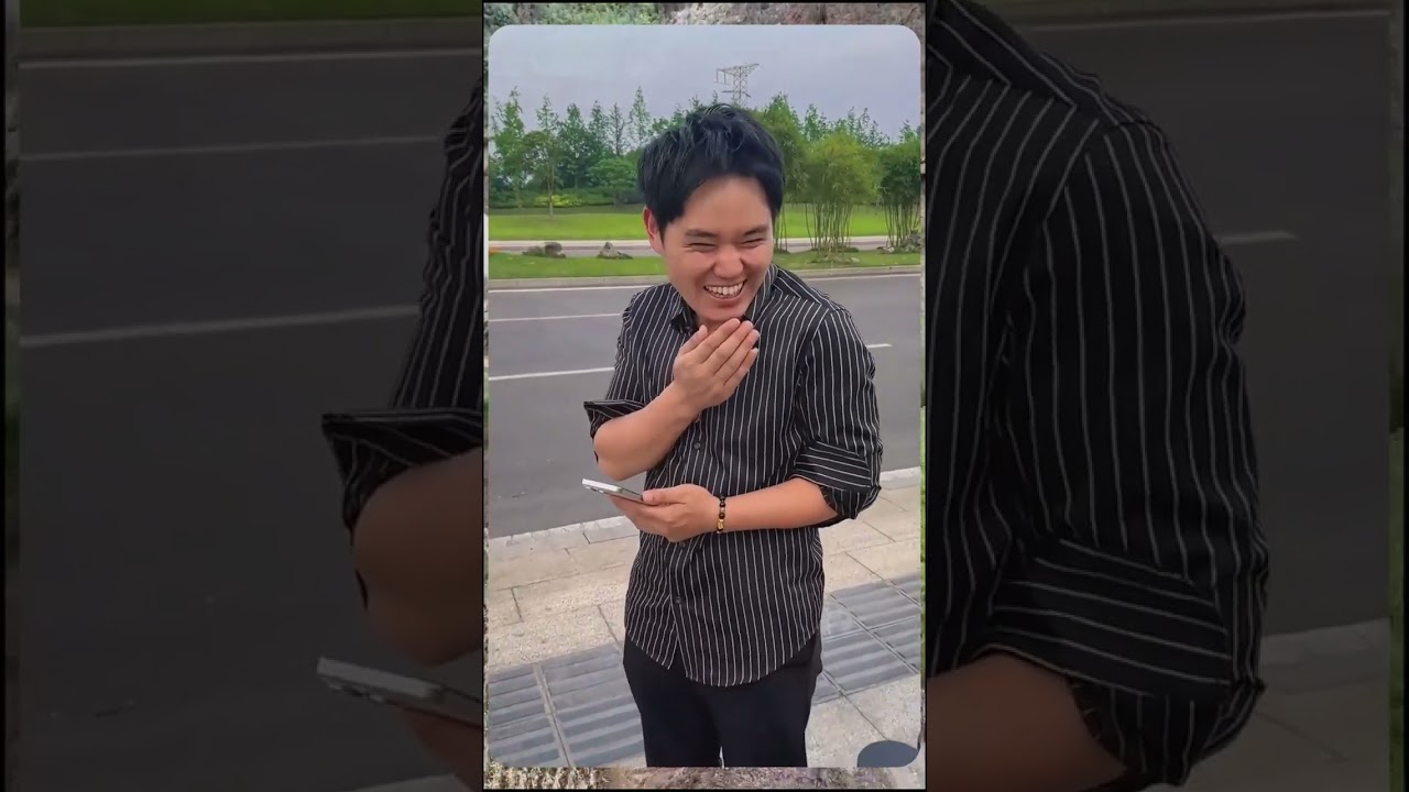 Eating noodles comes with a kiss#Funny#Funny jokes#Funny video#Rural funny jokes#My ru
