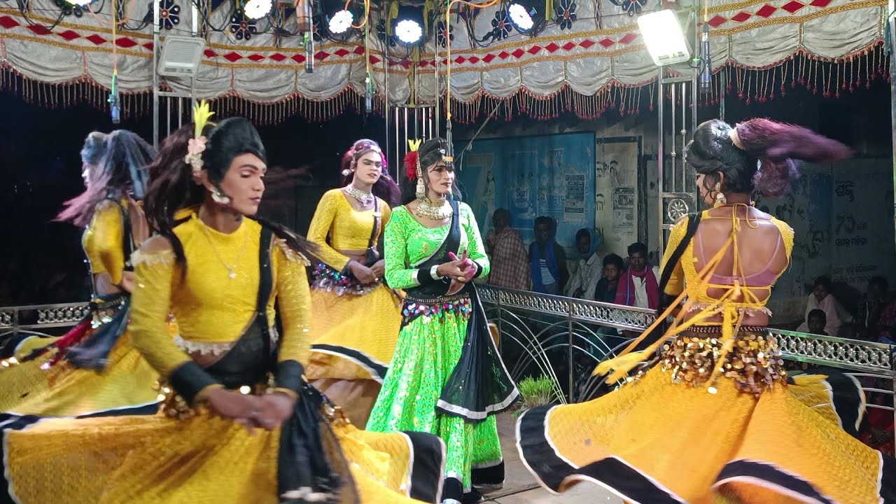 Guru - Debendra Dharua Kaitpadar natak !! Heroine and dasi super hit video
