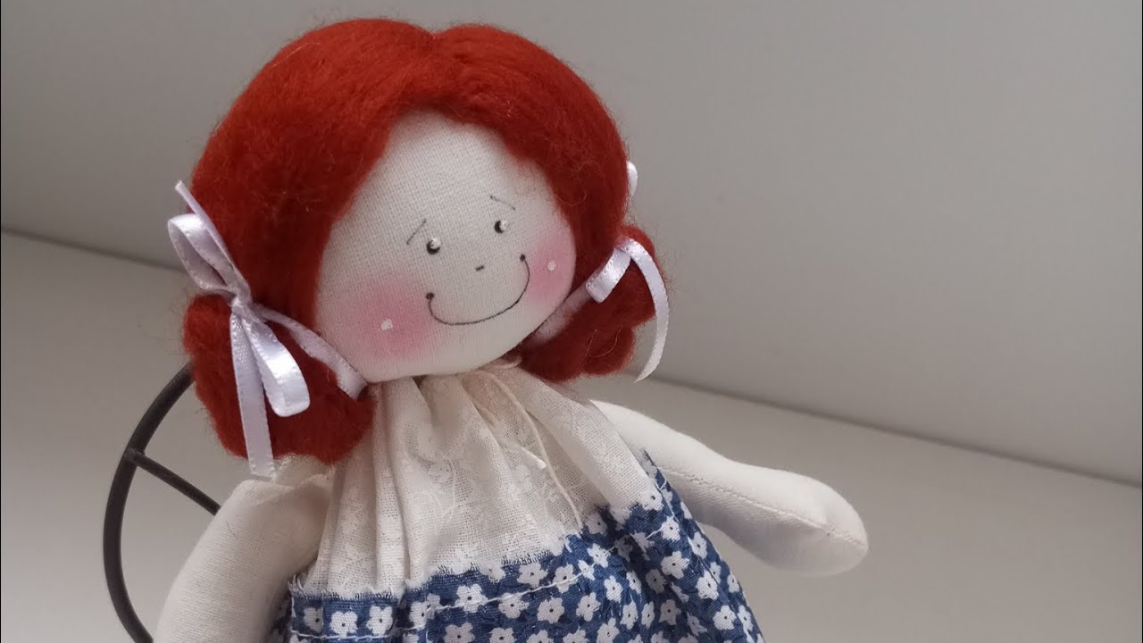 Mini boneca de pano