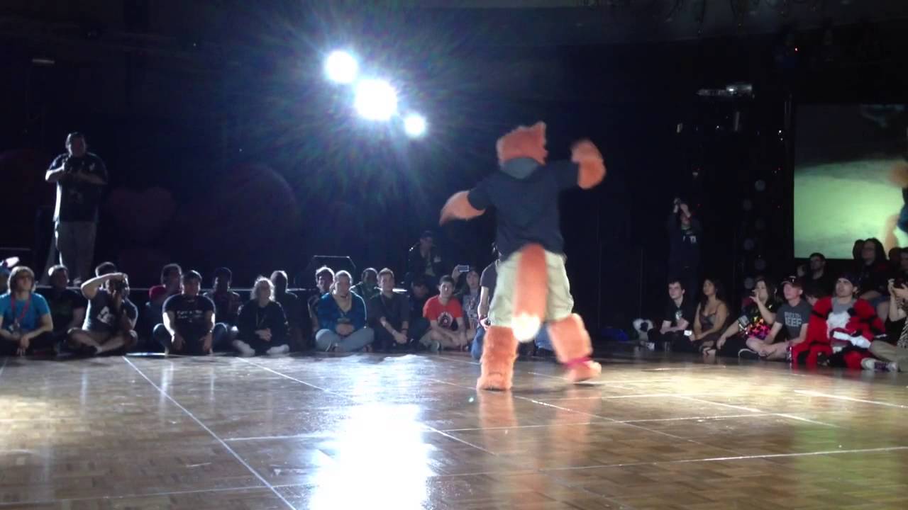 FWA 2013 FURSUIT DANCE COMPETITION -08- Atsu