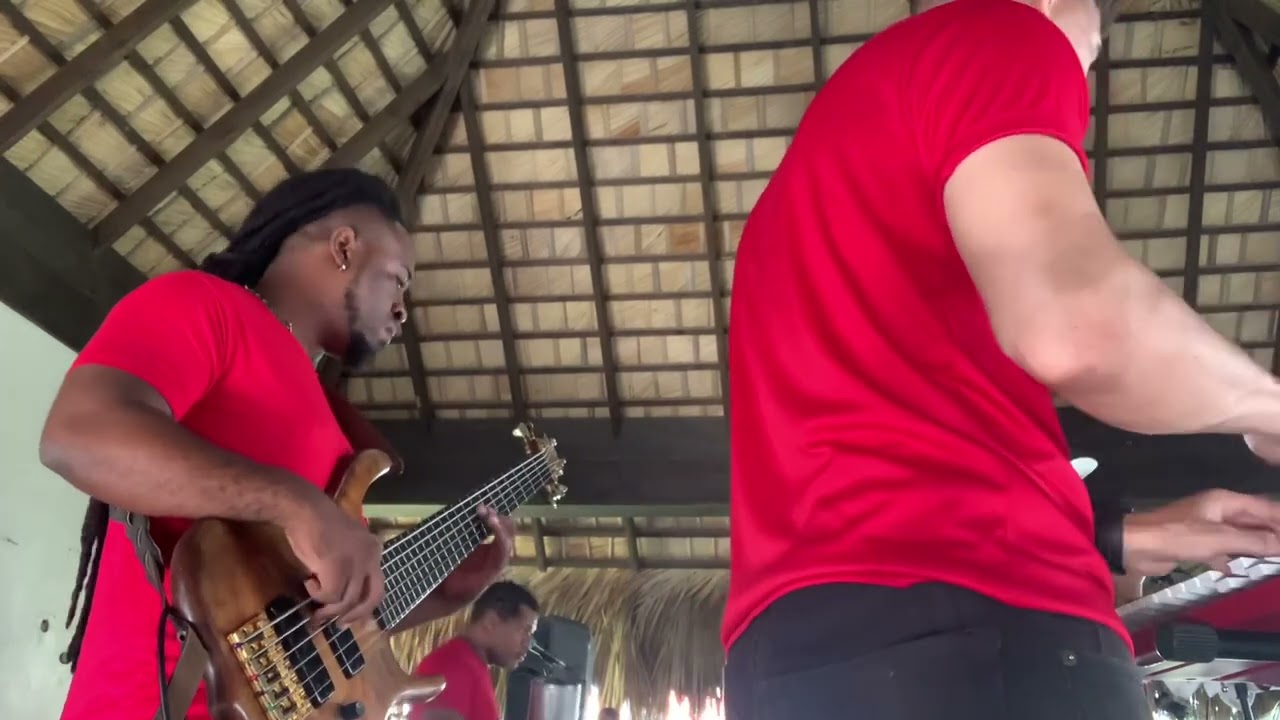 Escúchame José Fonseca Lewis bass