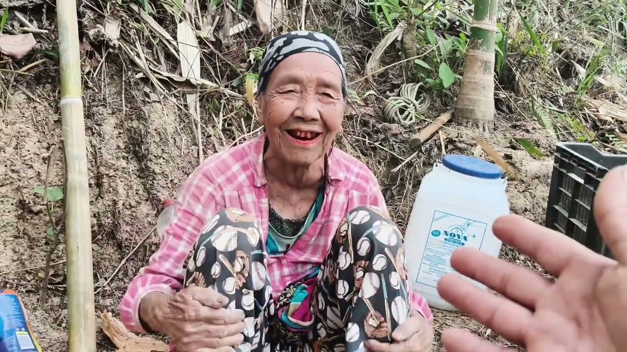 Viral Granny Episode 48🤗 Granny Started To  Make Her Home 🤗.
