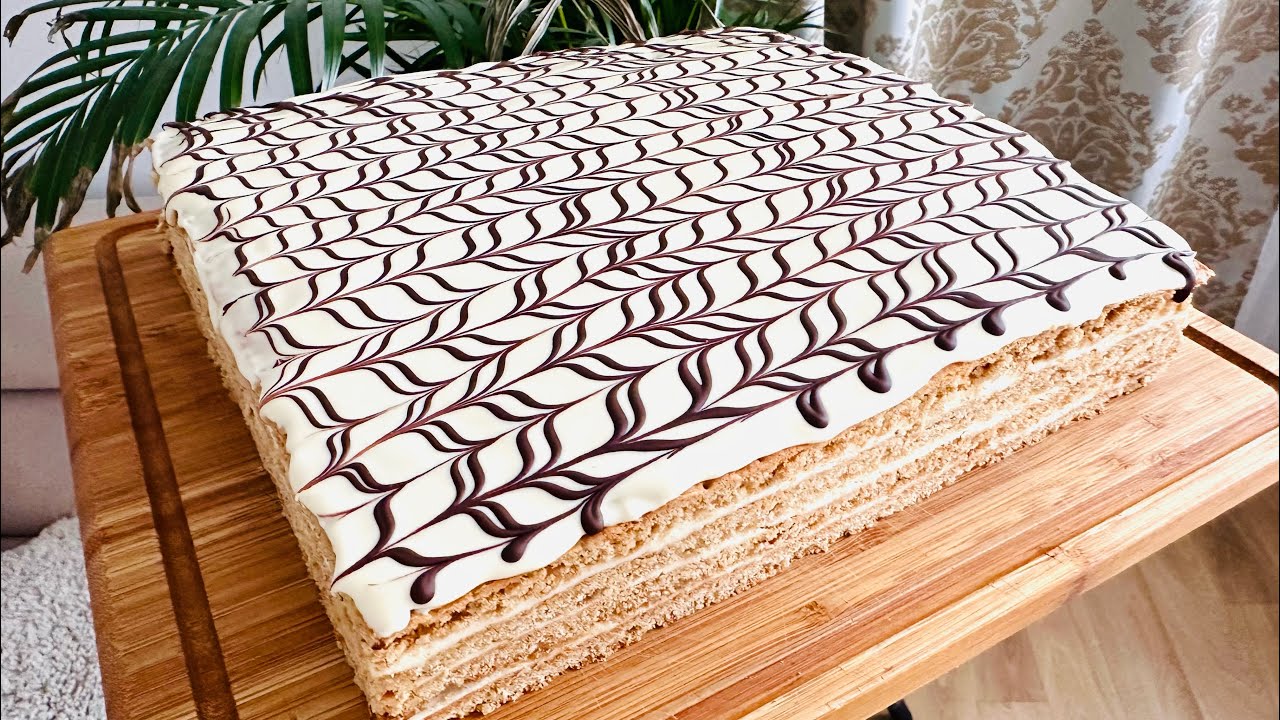 Prăjitură spornică, în foi fragede și o cremă delicioasă - un desert suprem în straturi