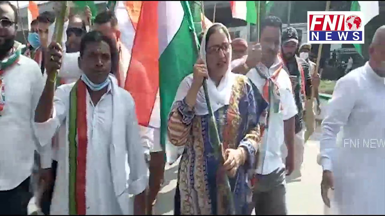 Congress Leaders held Chalo Charminar Tiranga Rally.
