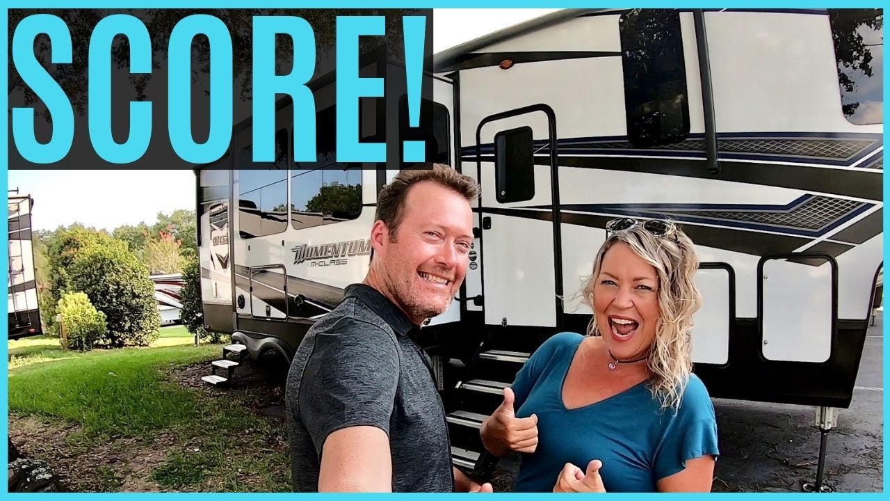FAVORITE RV! GRAND DESIGN MOMENTUM TOY HAULER TOUR (RV LIVING FULL TIME)
