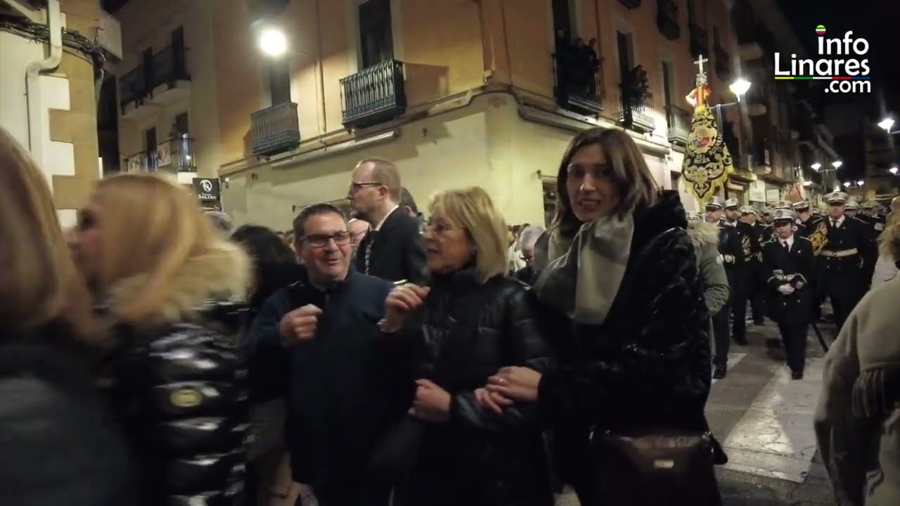 Info Linares   Momentos de la Hermandad del Nazareno en la madrugá del Viernes Santo  Marzo 2024