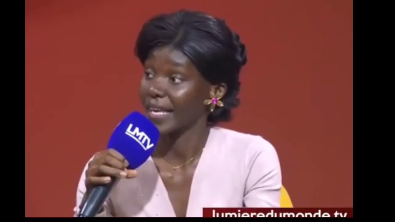 Elle couche avec son propre grand frère dans la maison de leurs sœur 🫢