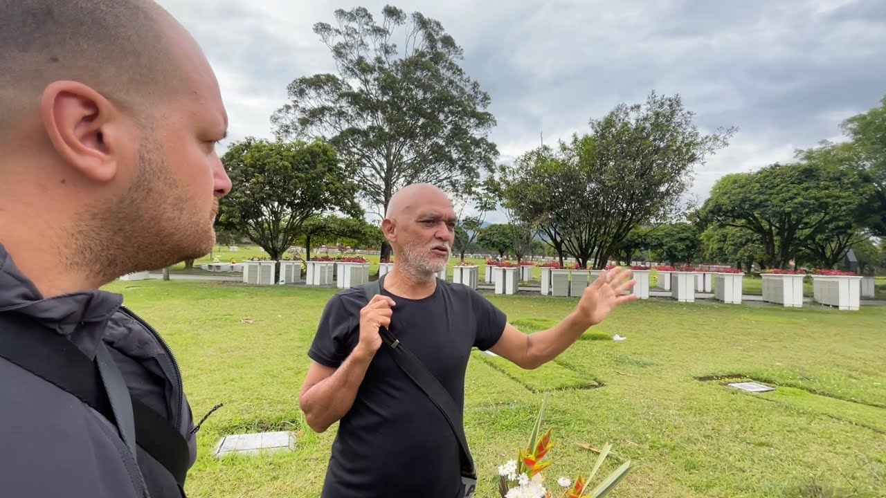 Meeting Pablo Escobar tomb&rsquo;s guardian | Medell&iacute;n Colombia 🇨🇴