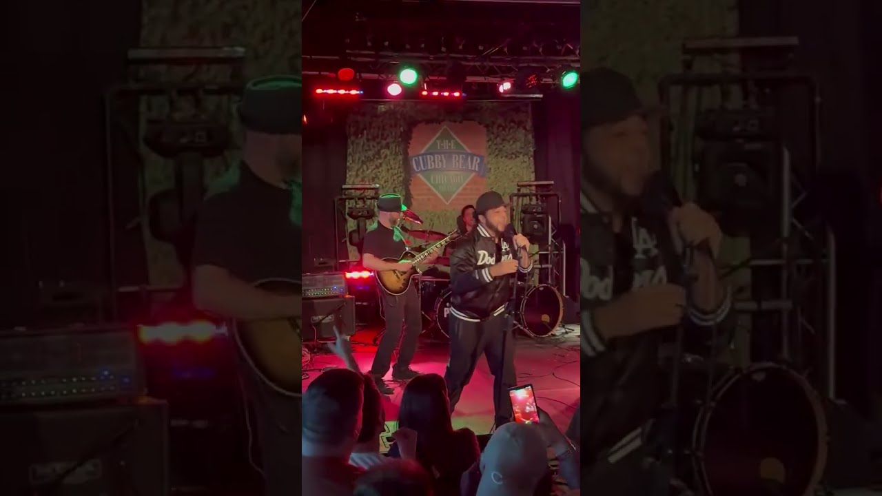 Daron Malakian joins a SOAD cover band in Chicago, IL (2025)