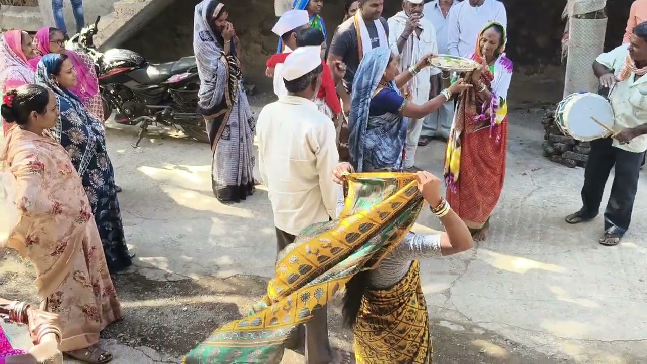 देव देवता नाचवत असताना एक क्षण Bhadgaon Bhoiwada 