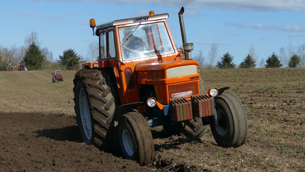 Fiat 1000 Plowing