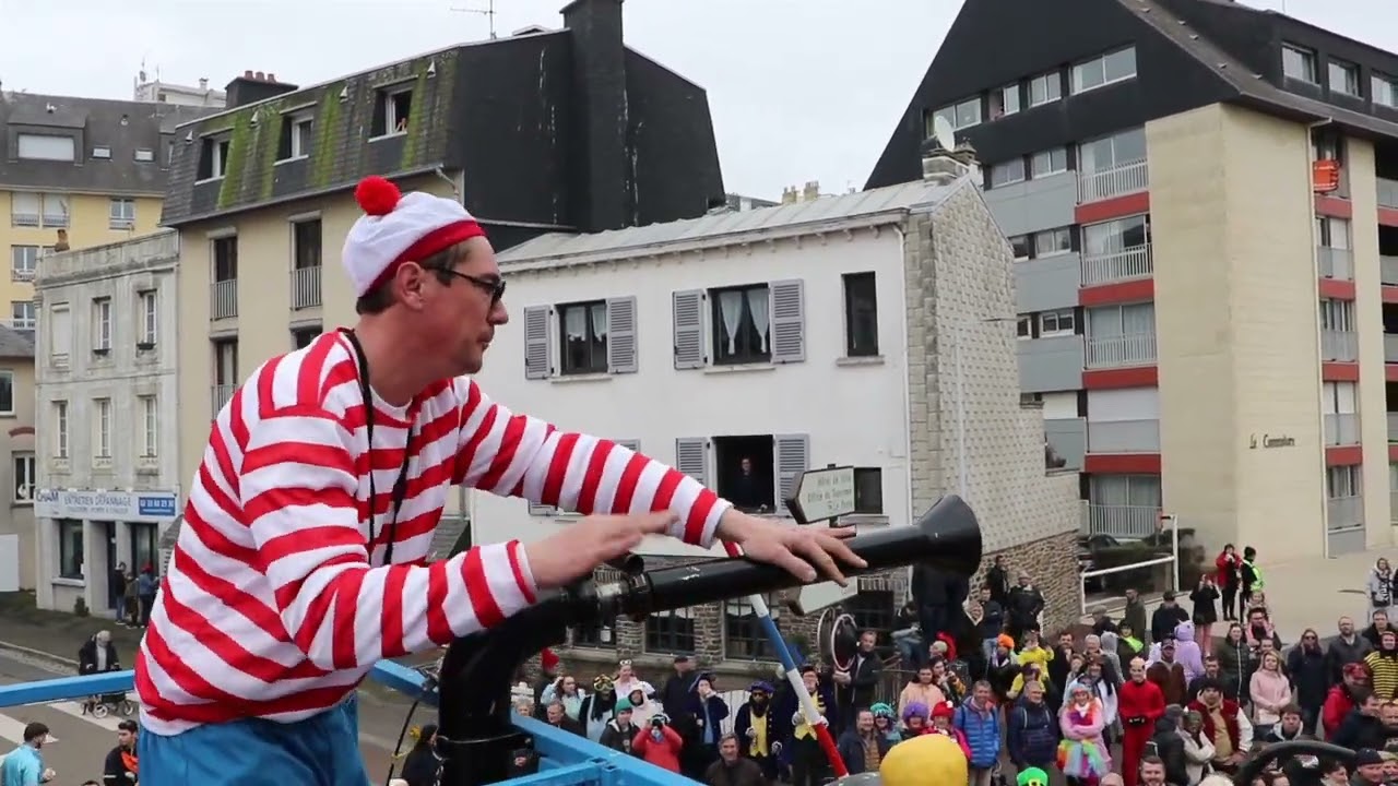 Immersion dans la cavalcade du Carnaval de Granville