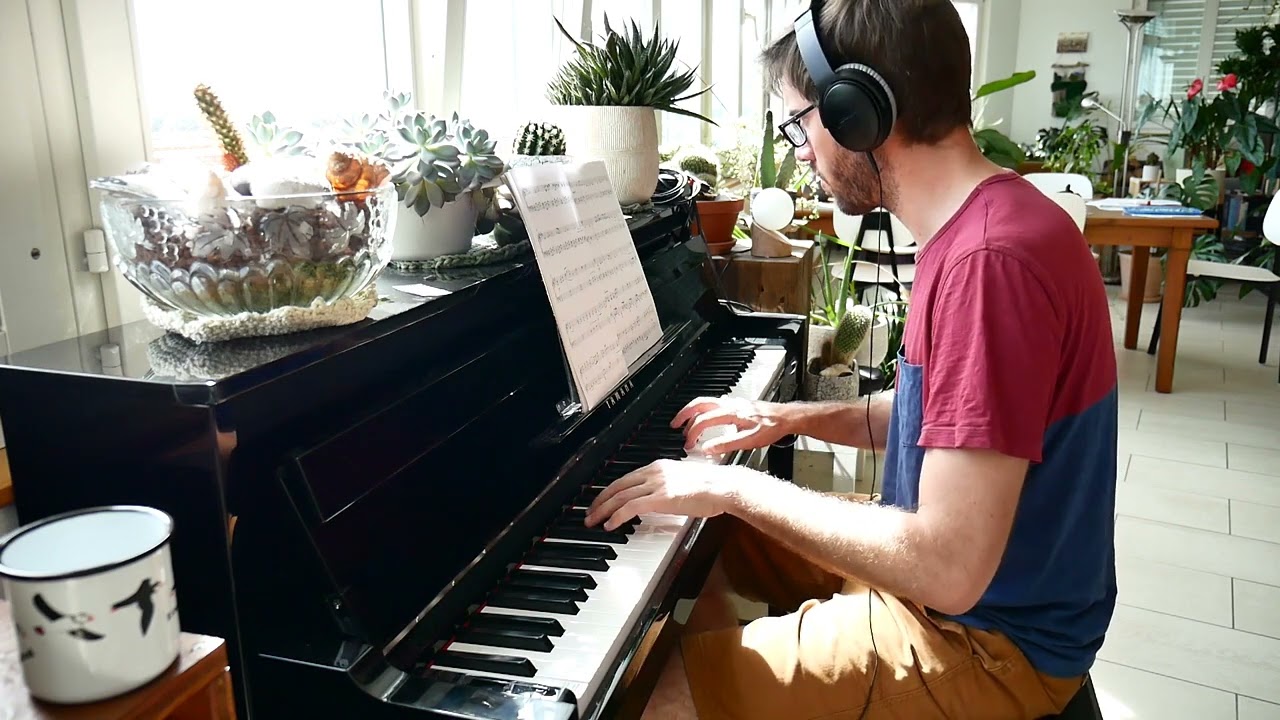Wander my Friends - Battlestart Galactica Solo Piano