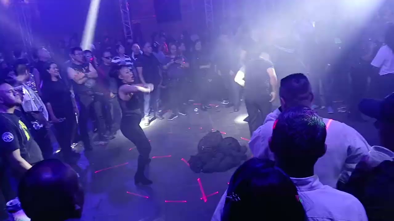 aniversario de montesquiu en el exbaniaro olimpico con el fantástico valentino
