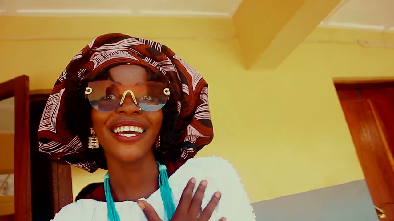 Miss Lucinda Feat Black Moz & Miss Nazy 7DE ABRILOfficial Video By Magrinho Pro O Magretico