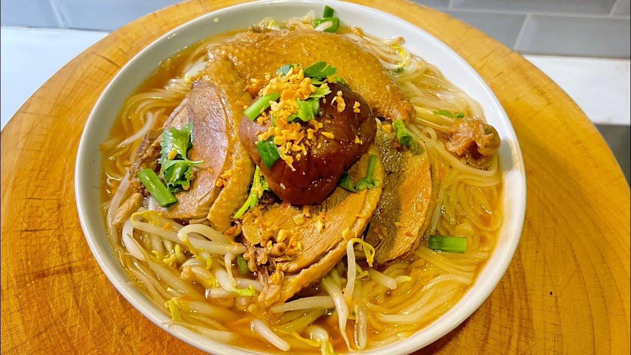 ก๋วยเตี๋ยวเส้นเล็กเป็ดพะโล้หอมๆ บอกวิธีลวกเส้นเล็กไม่ติดกันเป็นก้อนเป็นเส้นเส้นมัน