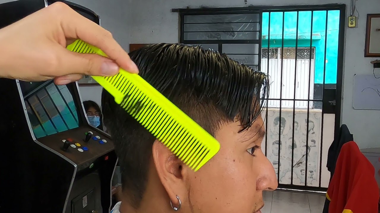 CORTE DE CABELLO REGULAR PARA HOMBRE