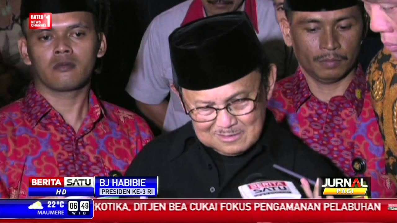 BJ Habibie Melayat ke Rumah Duka Ali Wardhana