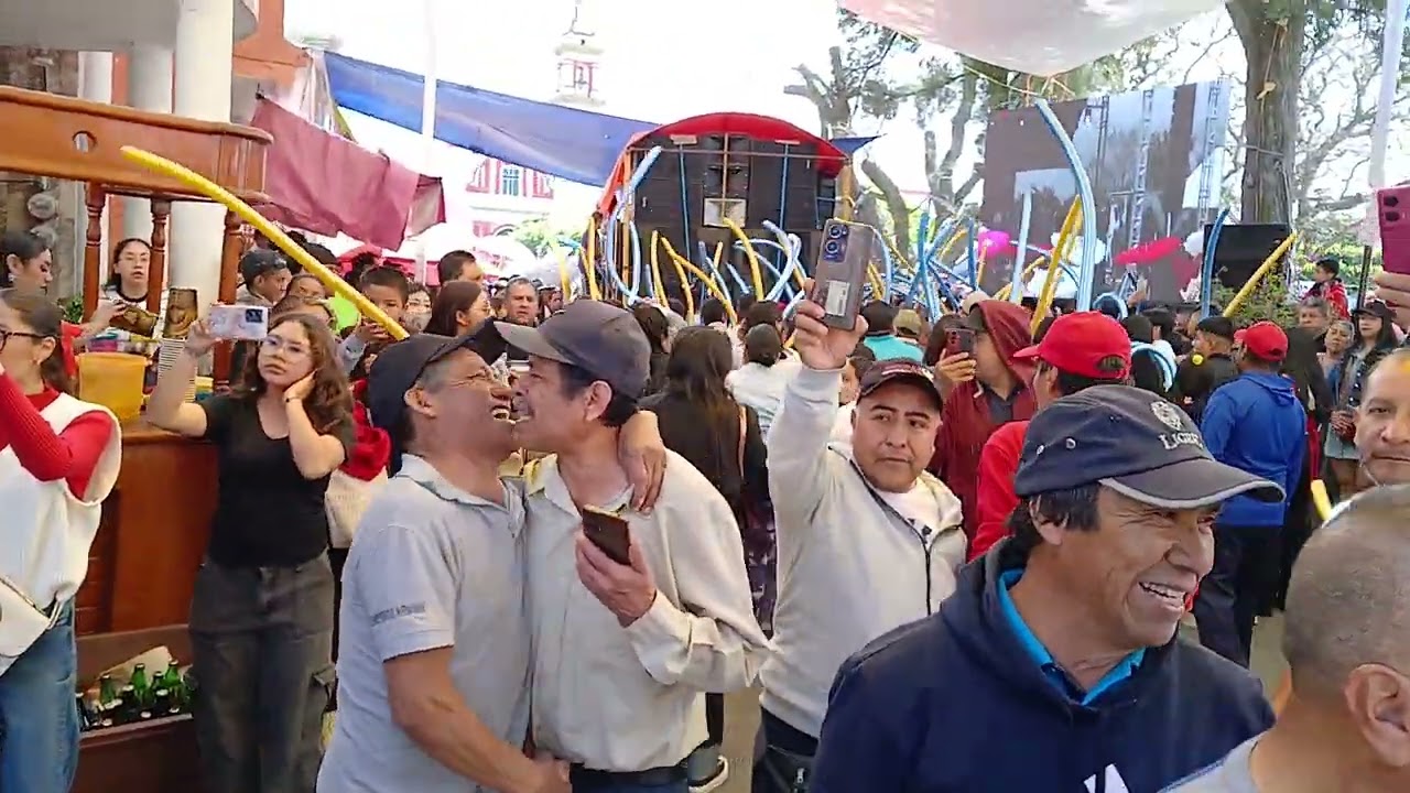 La Monumental Sección Cuarta de Mazatecochco, Tlax. en su presentación de Remate de Carnaval 2026 